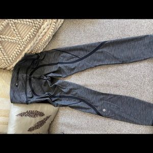 Lululemon heathered grey 25” leggings